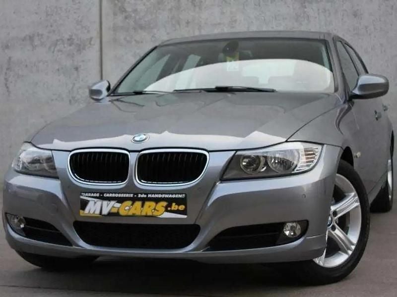 Gris Occasion 2011 BMW 318 Sport Line Break | 9 000 € (Prix juste) - Image 1/4