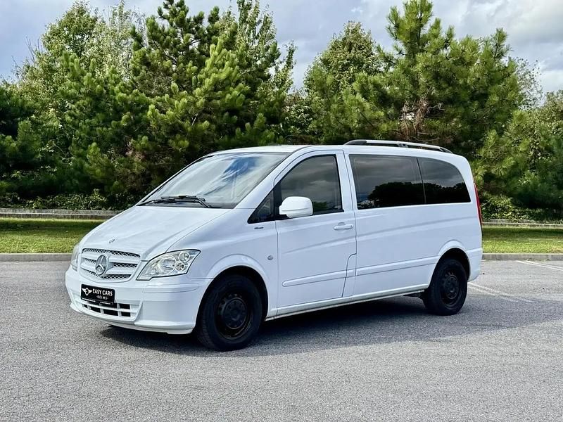 Blanc Utilisé 2011 Mercedes Vito Monospace | 32 990 € - Image 1/4