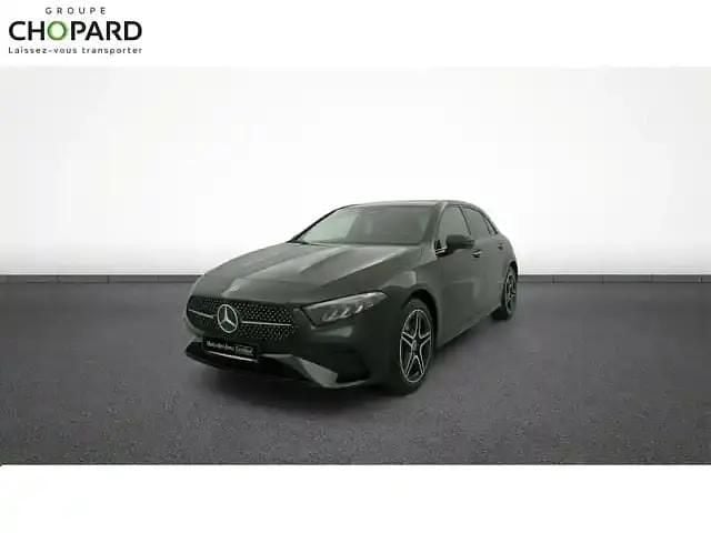 Noir cosmos métallisé Occasion 2025 Mercedes A250 Berline | 38 990 € (Prix assez cher) - Image 1/4