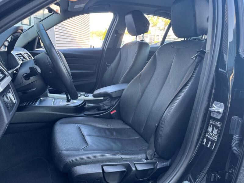 Occasion BMW 318 150 ch (110 kW) 2015 Saphirschwarz Berline