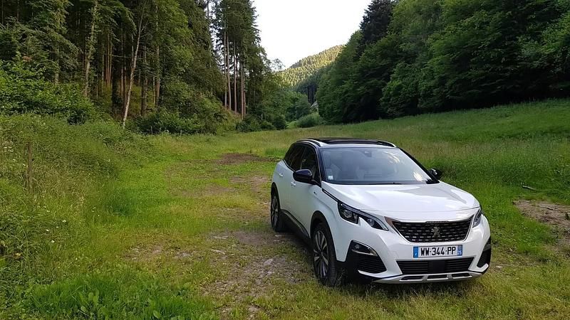 Blanc Occasion 2020 Peugeot 3008 SUV | 19 900 € (Bon prix) - Image 1/4