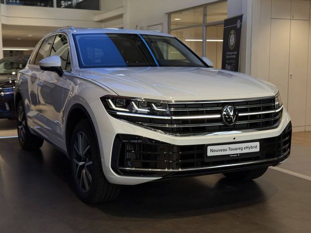 Blanc Nouvelle 2025 VW Touareg Elegance SUV | 93 960 € (Prix juste) - Image 1/4