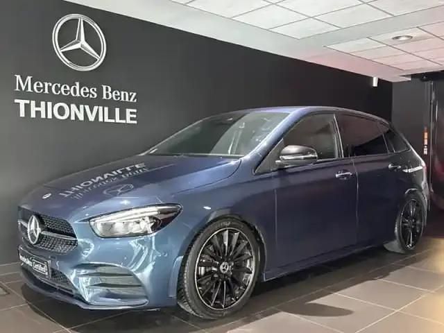 Bleu Utilisé 2022 Mercedes B180 AMG line Monospace | 26 990 € (Prix juste) - Image 1/4