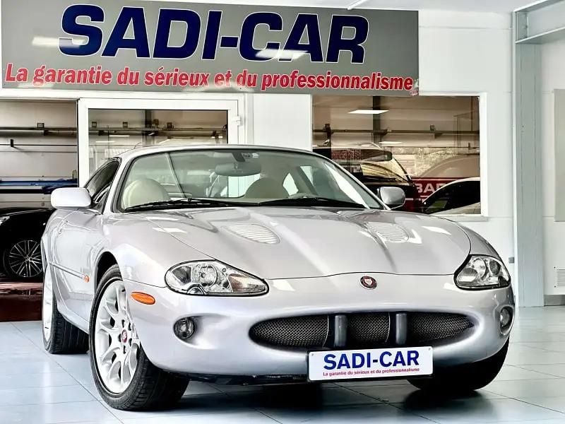 Gris Utilisé 2001 Jaguar XKR Supercharged Coupé | 24 990 € (Bon prix) - Image 1/4