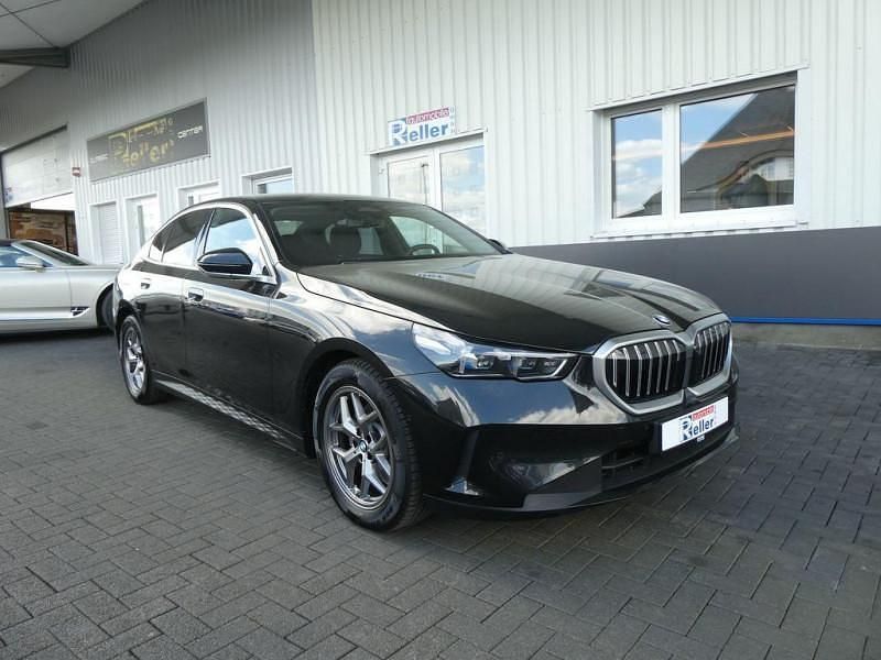 Utilisé 2024 BMW 520 Sport Line Berline | 48 900 € (Prix assez cher) - Image 1/4