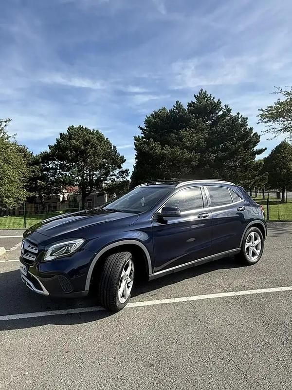 Bleu Utilisé 2017 Mercedes GLA220 SUV | 14 999 € (Prix assez cher) - Image 1/4