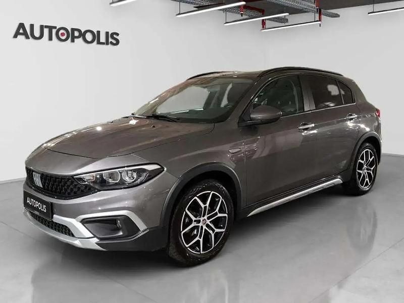 Gris Utilisé 2024 Fiat Tipo Cross Berline | 24 605 € (Prix cher) - Image 1/4