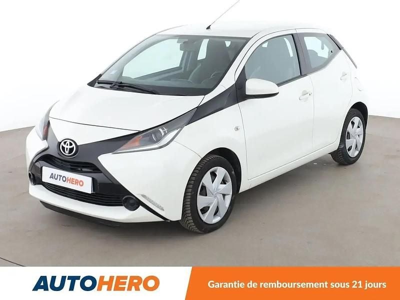 Blanc Occasion 2015 Toyota Aygo X-play Citadine | 7 790 € (Bon prix) - Image 1/2