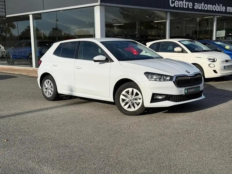 Blanc Utilisé 2024 Skoda Fabia Selection Berline | 17 970 € (Prix juste) - Image 1/4