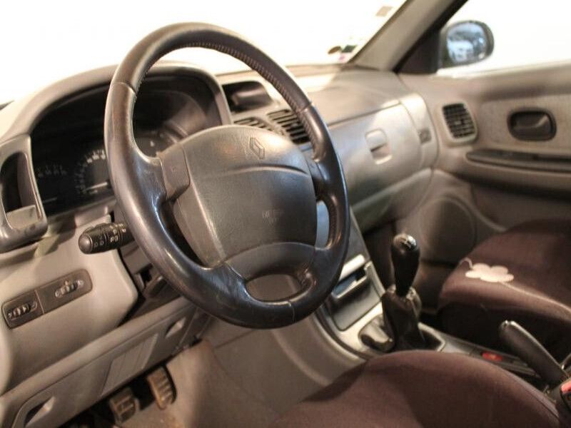 Occasion Renault Laguna 110 ch (80 kW) 2000 Gris Berline