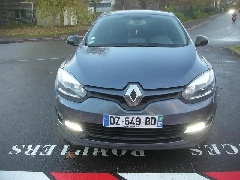 Bleu Occasion 2015 Renault Mégane III Bose Edition Berline | 8 900 € (Prix juste) - Image 1/4