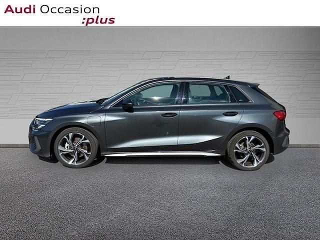Occasion Audi A3 Sportback e-tron S-Line 150 ch (110 kW) 2024 Gris daytona nacré Citadine