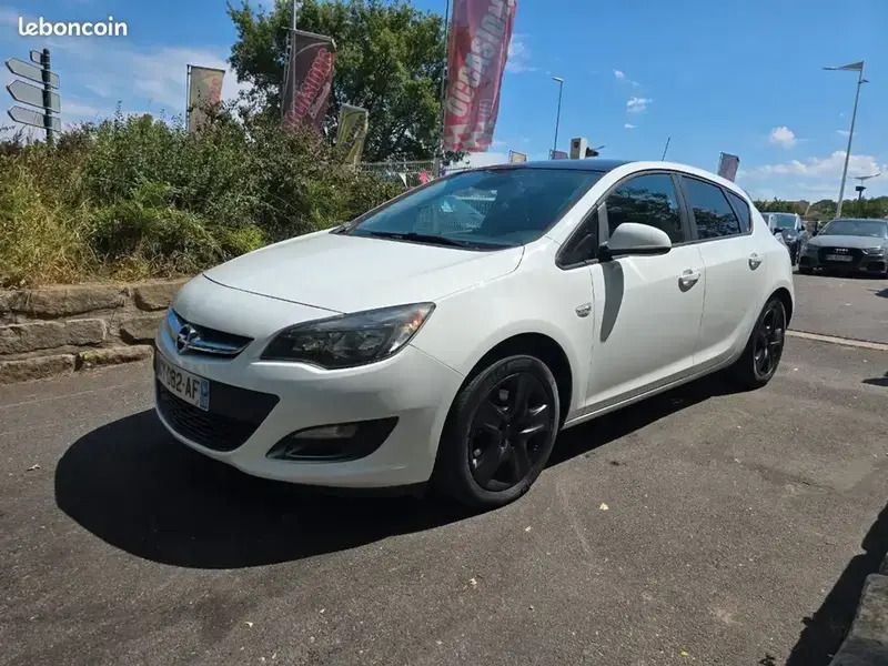 Blanc Utilisé 2013 Opel Astra Citadine | 4 990 € (Bon prix) - Image 1/4