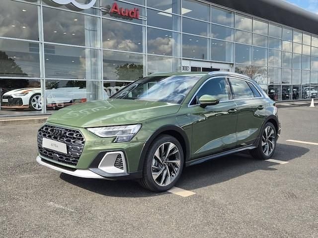 Vert district métallisé Nouvelle 2025 Audi A3 e-tron Design Citadine | 51 490 € (Prix juste) - Image 1/4