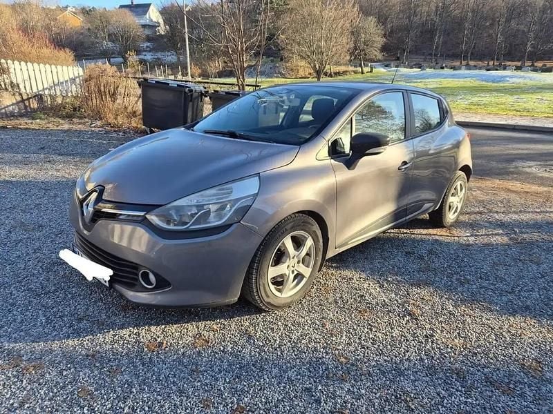 Gris Occasion 2013 Renault Clio IV Zen Berline | 2 500 € (Super prix) - Image 1/4