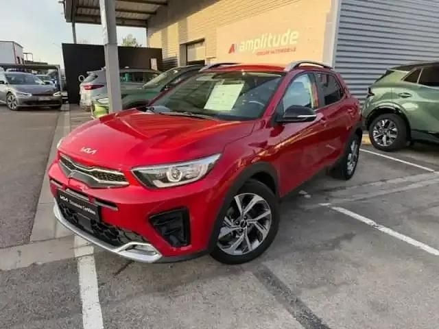 Rouge grenadine métallisé Occasion 2023 Kia Stonic GT-Line SUV | 18 999 € (Prix juste) - Image 1/4