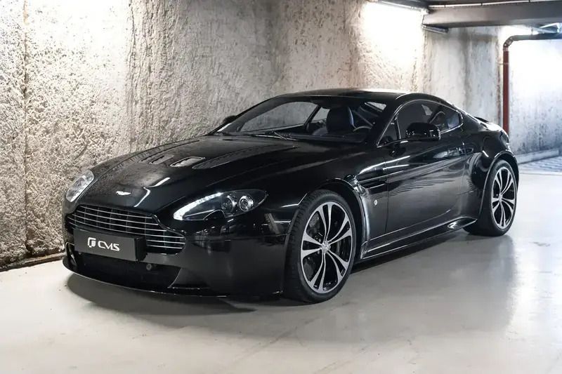 Noir Utilisé 2010 Aston Martin V12 Vantage Coupé | 109 900 € - Image 1/4