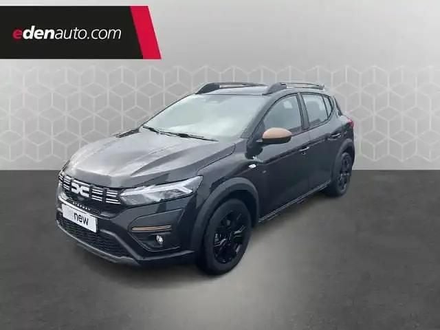 Noir nacre Utilisé 2025 Dacia Sandero Berline | 17 990 € (Prix juste) - Image 1/4