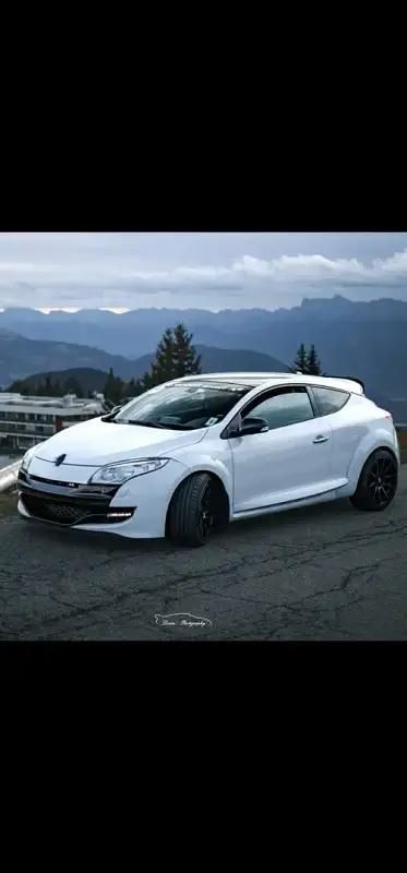 Utilisé 2011 Renault Mégane Coupé R.S. Coupé | 19 990 € (Prix juste) - Image 1/4