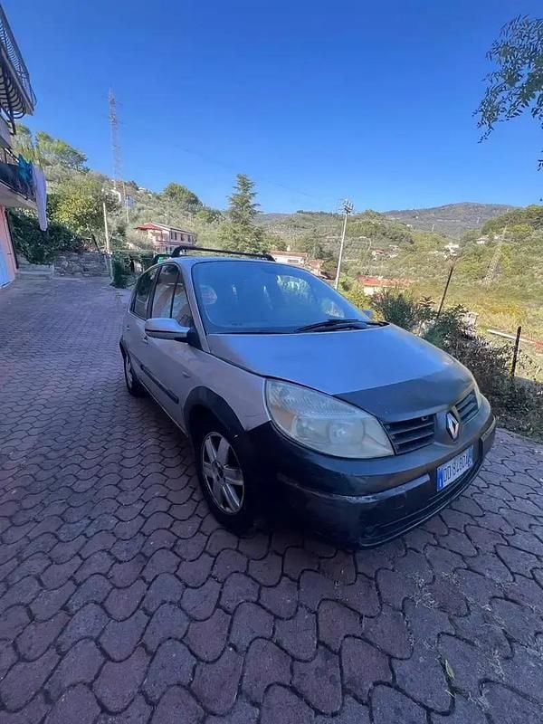 Occasion 2007 Renault Scénic Dynamique Monospace | 1 700 € (Prix juste) - Image 1/4