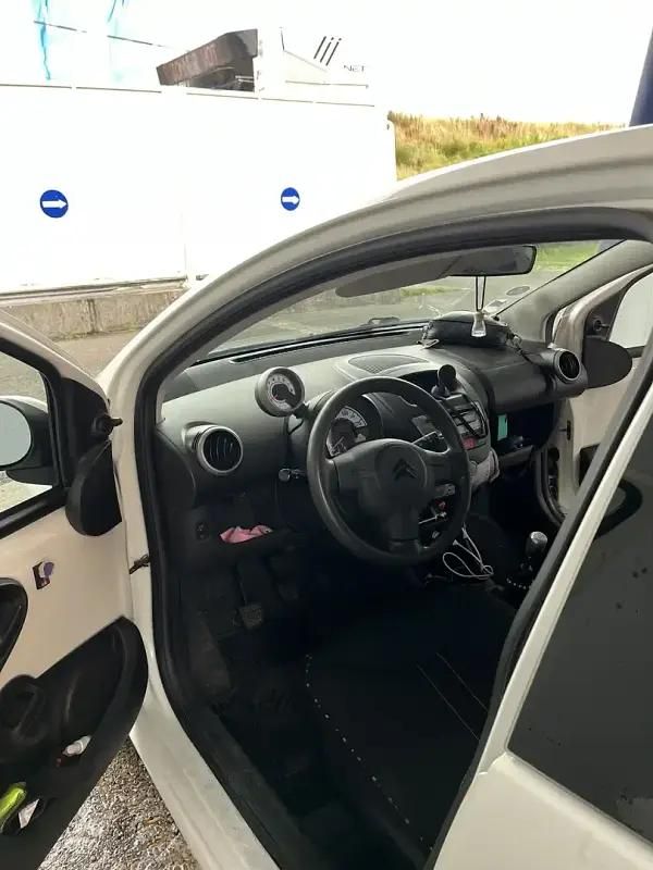 Image 2/4