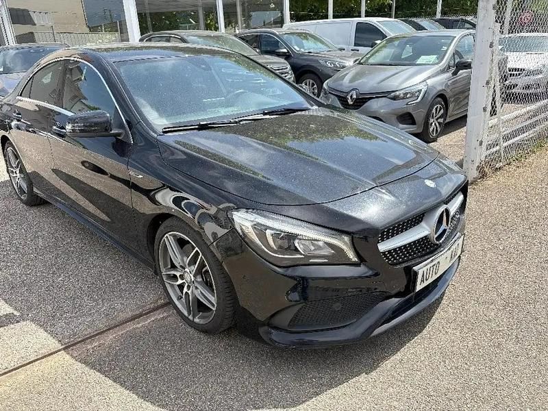 Noir Utilisé 2017 Mercedes CLA220 Edition Berline | 17 900 € - Image 1/4