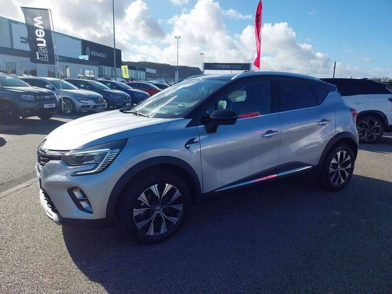 Gris Utilisé 2024 Renault Captur Techno SUV | 20 290 € (Prix juste) - Image 1/1