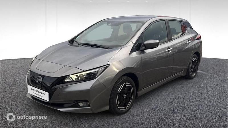 Gris Utilisé 2022 Nissan Leaf Acenta Citadine | 12 900 € (Prix juste) - Image 1/4