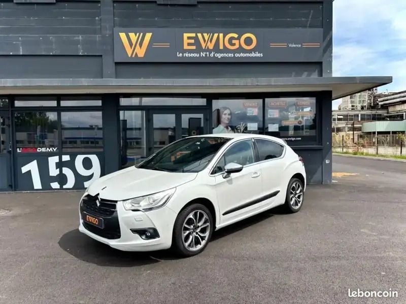 Blanc Utilisé 2011 DS Automobiles DS4 Sport Chic Berline | 9 490 € - Image 1/4
