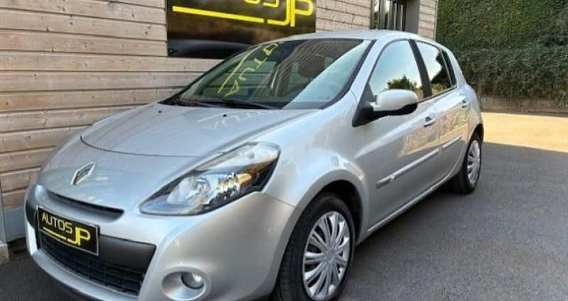 Utilisé 2011 Renault Clio III Expression Citadine | 5 990 € (Prix juste) - Image 1/4