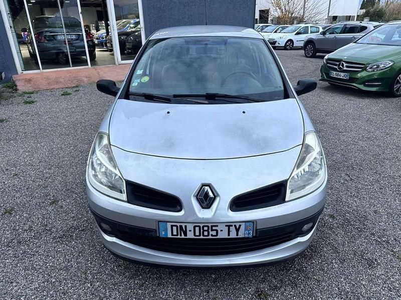 Occasion Renault Clio II Dynamique 76 ch (55 kW) 2006 Gris Berline