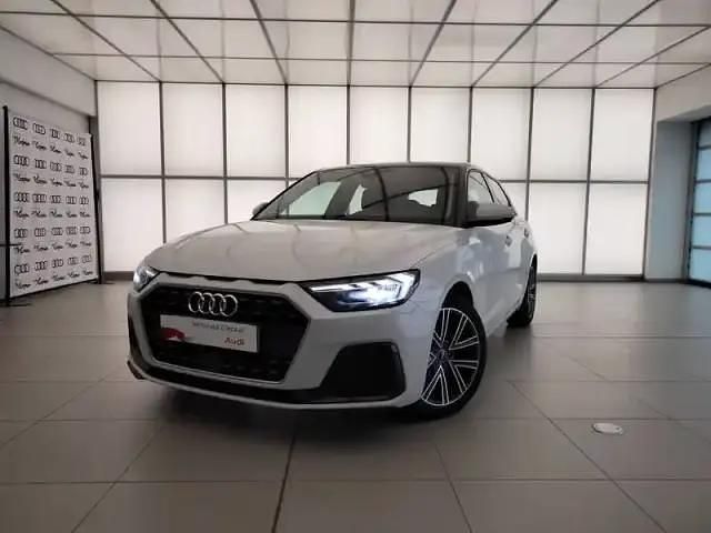 Blanc glacier métallisé noir mythe métallisé Utilisé 2025 Audi A1 Sportback Design Citadine | 26 900 € (Prix cher) - Image 1/4