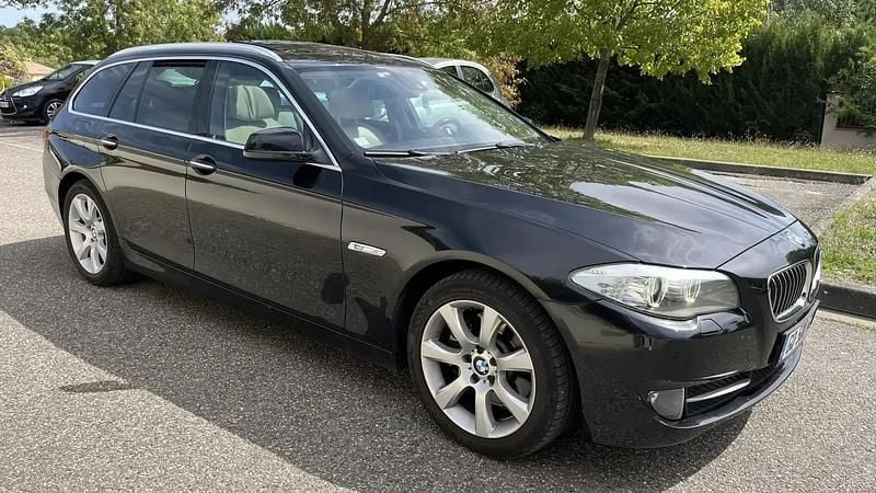 Noir Utilisé 2011 BMW 530 Exclusive Break | 12 500 € - Image 1/4