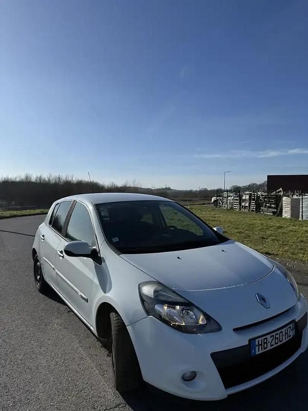 Occasion Renault Clio III 90 ch (66 kW) 2011 Berline