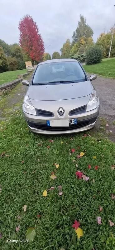 Utilisé 2009 Renault Clio II Berline | 4 500 € (Prix juste) - Image 1/4