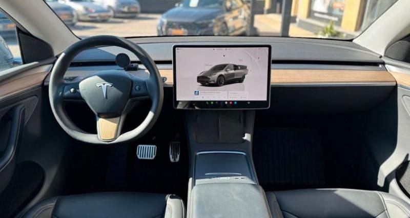 Occasion Tesla Model Y Standard Range 220 kW (300 ch) 2024 Gris SUV
