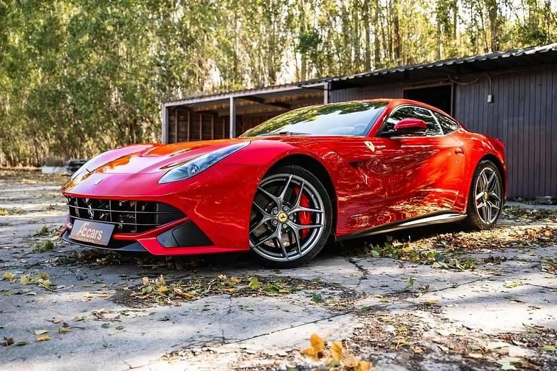 Rouge Utilisé 2016 Ferrari F12 Coupé | 269 950 € - Image 1/4