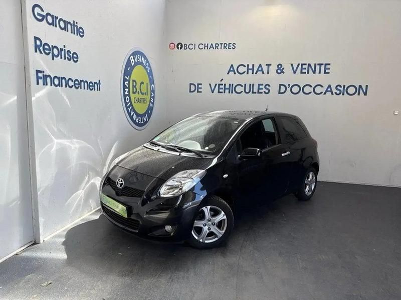 Noir Utilisé 2011 Toyota Yaris Citadine | 7 990 € - Image 1/4