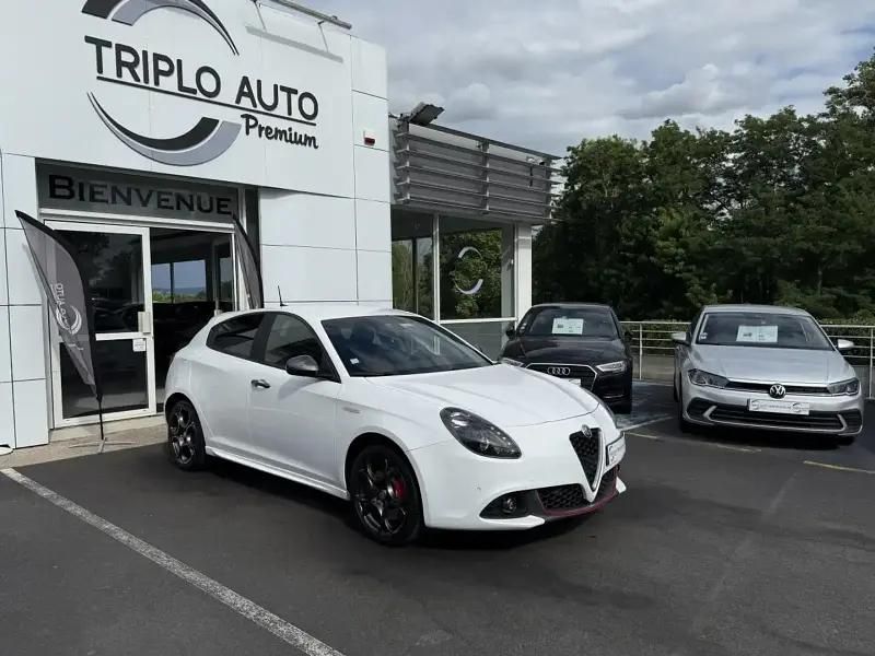 Blanc Occasion 2018 Alfa Romeo Giulietta Citadine | 17 990 € (Prix juste) - Image 1/4