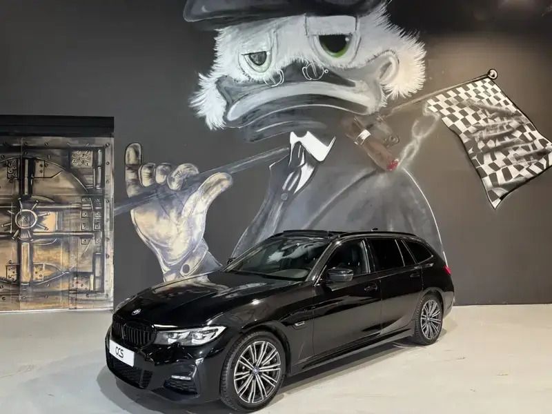 Noir Utilisé 2021 BMW 330e M Sport Break | 34 490 € (Prix juste) - Image 1/4