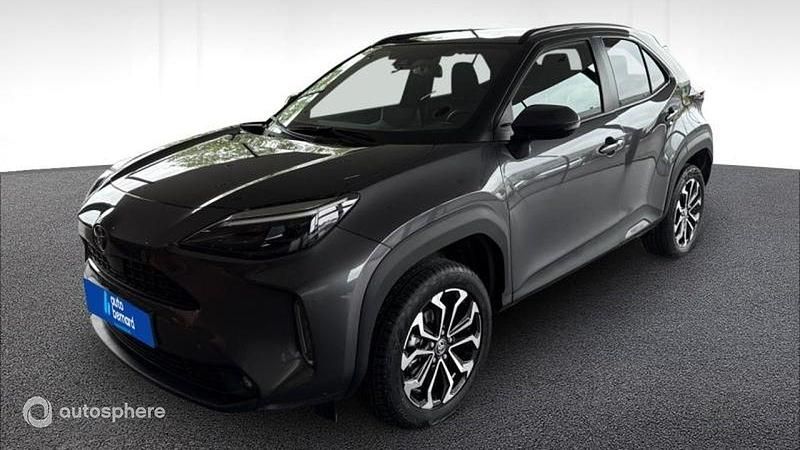 Gris Utilisé 2023 Toyota Yaris Hybrid Design SUV | 22 990 € (Prix juste) - Image 1/4
