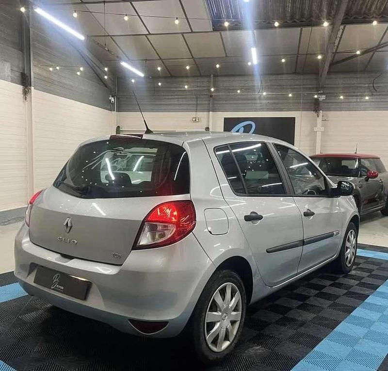 Occasion Renault Clio III Expression 101 ch (74 kW) 2012 Berline