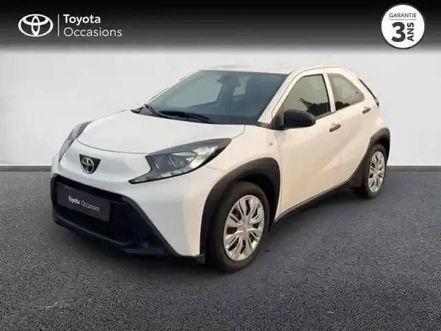 Blanc Utilisé 2023 Toyota Aygo X Business Edition SUV | 14 470 € - Image 1/4