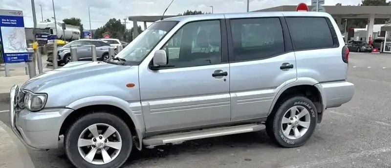 Gris Utilisé 2004 Nissan Terrano SUV | 9 600 € - Image 1/4