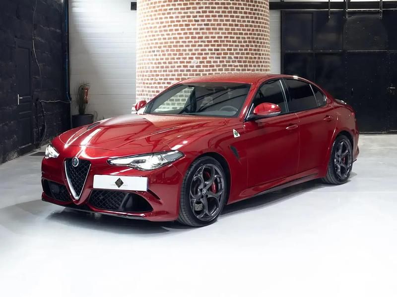 Rouge Occasion 2016 Alfa Romeo Giulia Quadrifoglio Berline | 66 990 € (Prix assez cher) - Image 1/4