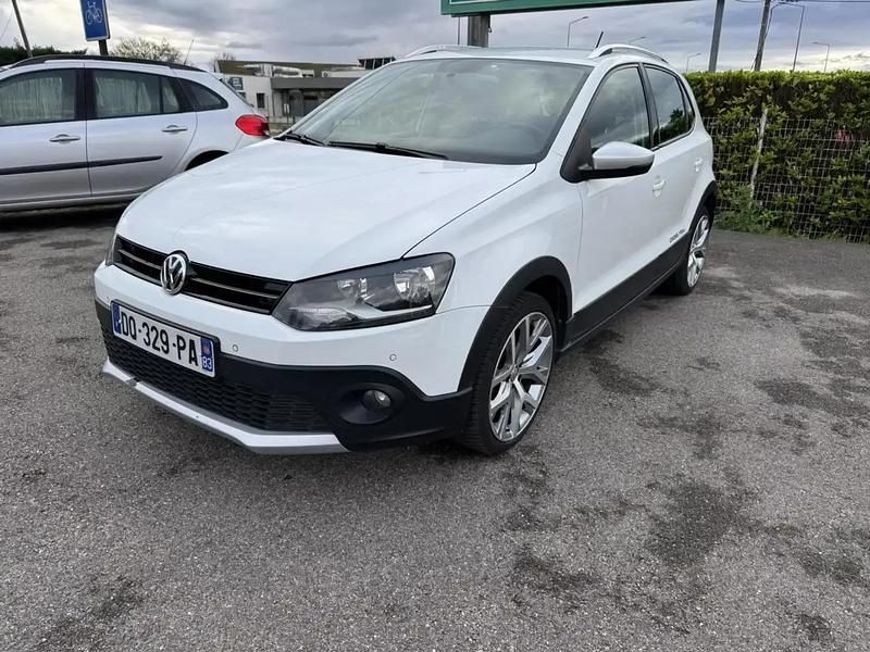Blanc Utilisé 2015 VW Polo Cross Citadine | 10 990 € - Image 1/4