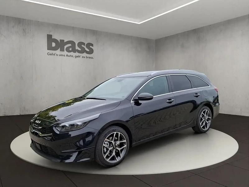 Noir Nouvelle 2025 Kia Ceed Sportswagon 4 Break | 34 270 € - Image 1/4