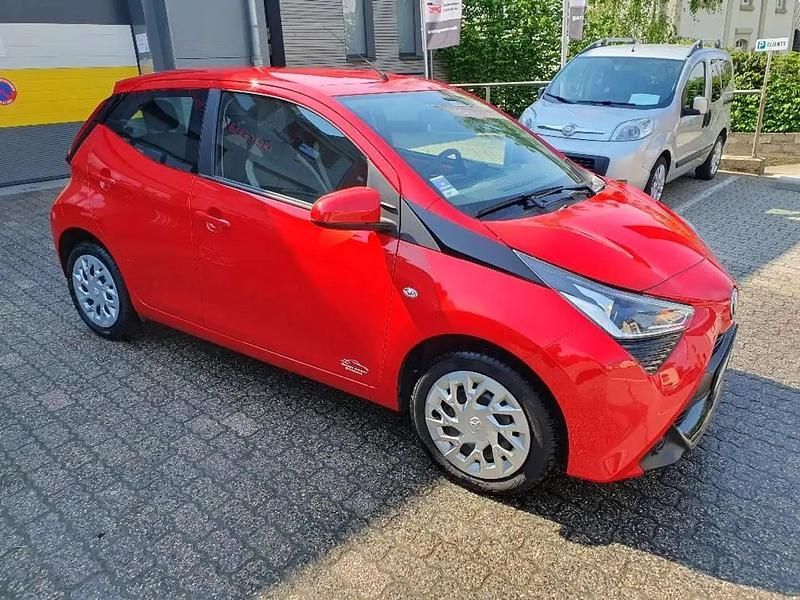 Occasion Toyota Aygo X-play 72 ch (52 kW) 2022 Rouge Citadine