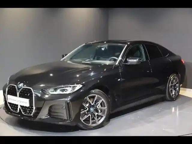 Saphirschwarz métallisé Utilisé 2024 BMW i4 M Sport Berline | 42 000 € (Super prix) - Image 1/4