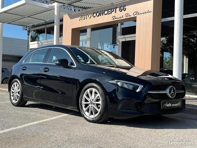 Blanc Utilisé 2019 Mercedes A180 Berline | 23 900 € (Prix juste) - Image 1/4